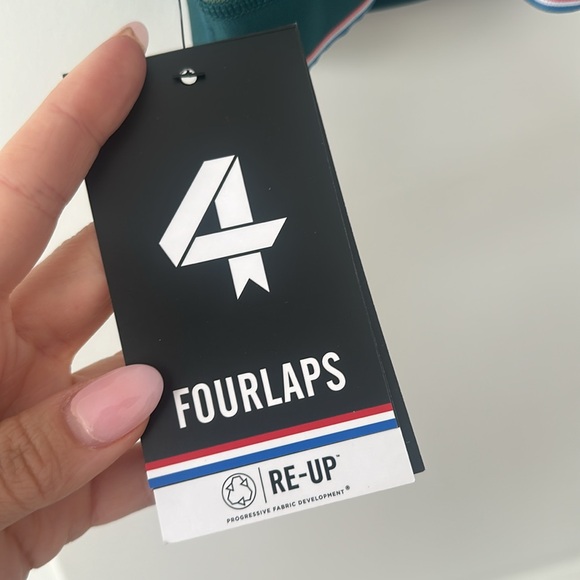 NWT Four Laps sports bra! Adorable teal color! Size small - Picture 6 of 7